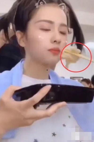 吃瓜直播剧组化妆,华丽妆容背后的化妆艺术揭秘