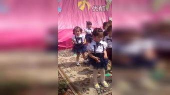 双人共舞吃瓜视频,吃瓜观众见证爱情火花